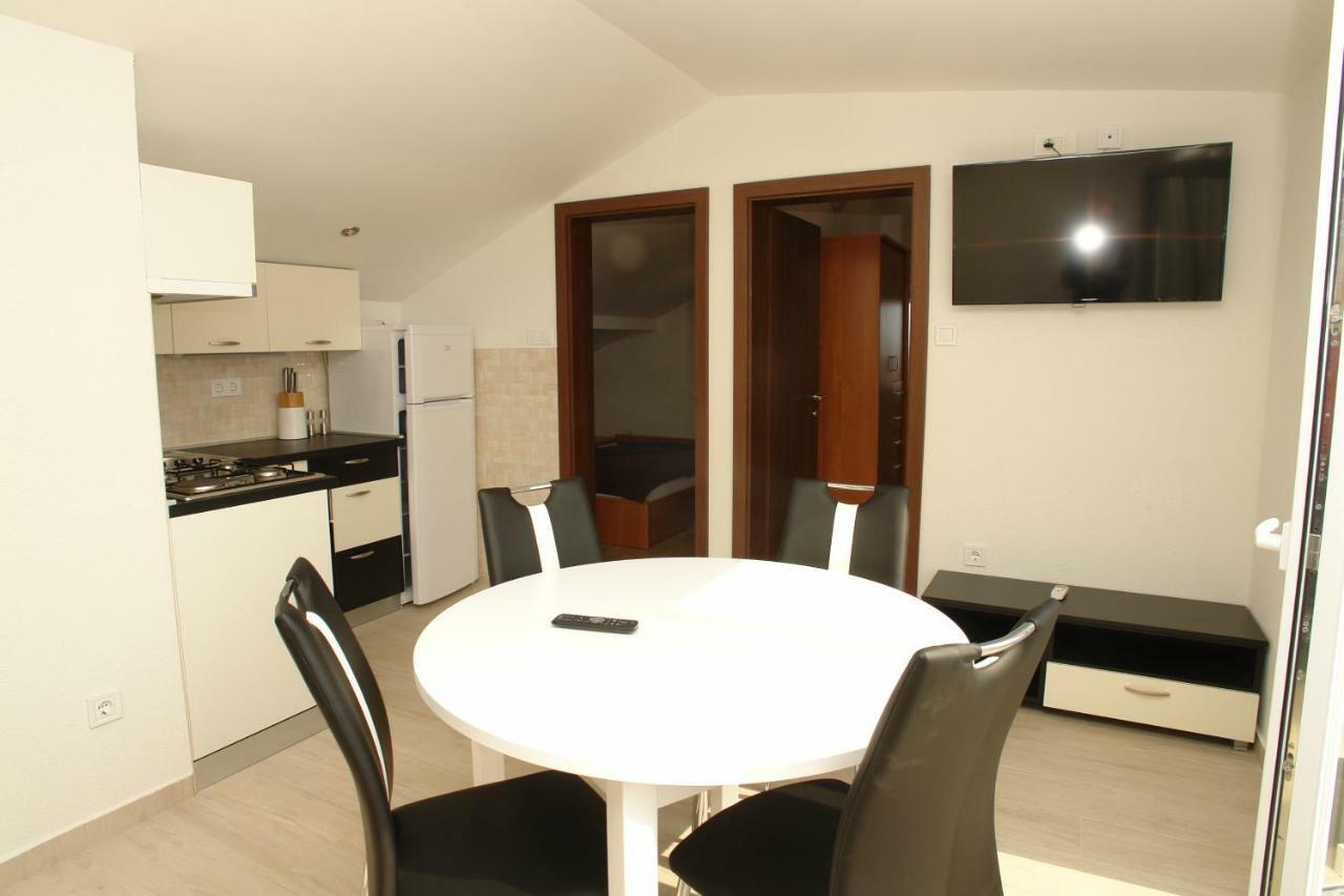 Apartmani Stambuk マンドレ エクステリア 写真