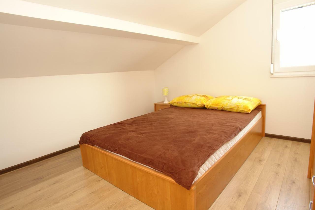 Apartmani Stambuk マンドレ エクステリア 写真