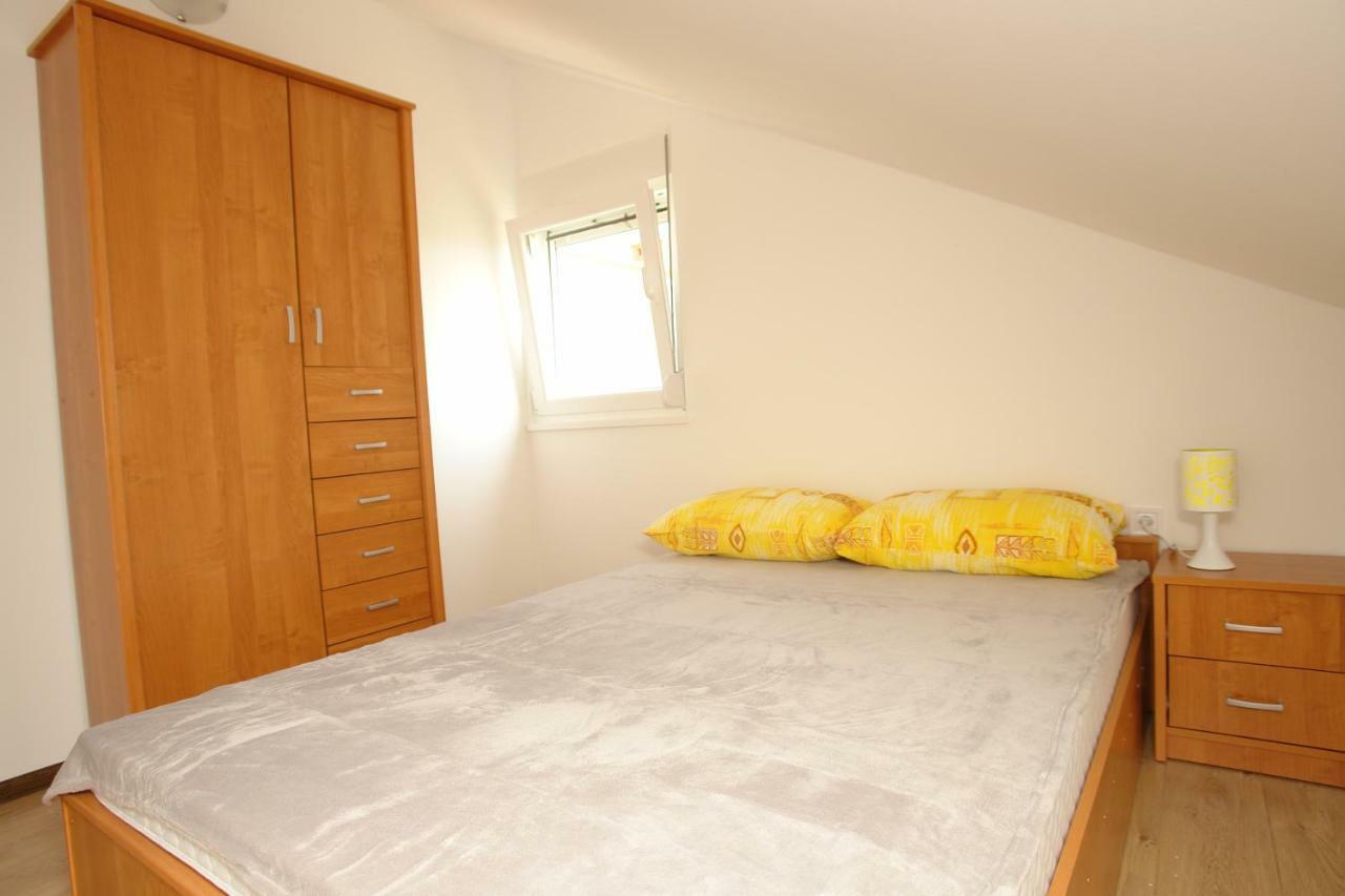 Apartmani Stambuk マンドレ エクステリア 写真